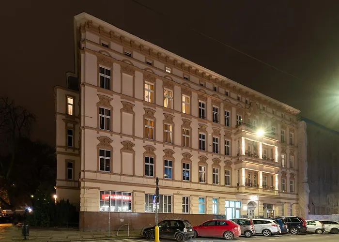 Kamienica Centrum Nr 6 *